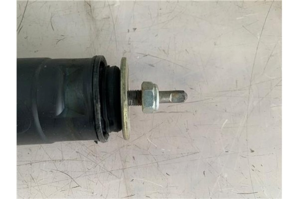 Recambio de amortiguador trasero izquierdo para mercedes-benz clase c (bm 203) sportcoupe 2.0 c 180 (203.735) referencia OEM IAM