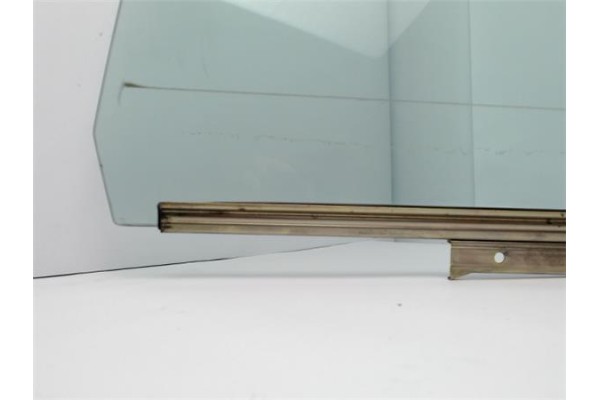 Recambio de luna puerta trasero izquierda para lexus is (ds2/is2) 2.5 250 v6 referencia OEM IAM 6811453020  