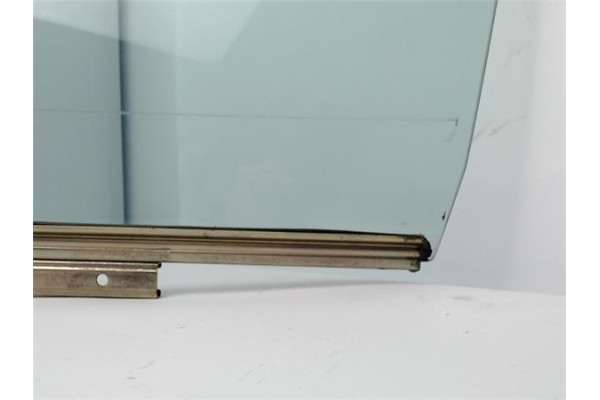 Recambio de luna puerta trasero izquierda para lexus is (ds2/is2) 2.5 250 v6 referencia OEM IAM 6811453020  