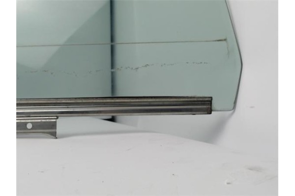 Recambio de luna puerta trasero derecha para lexus is (ds2/is2) 2.5 250 v6 referencia OEM IAM 6811353020  