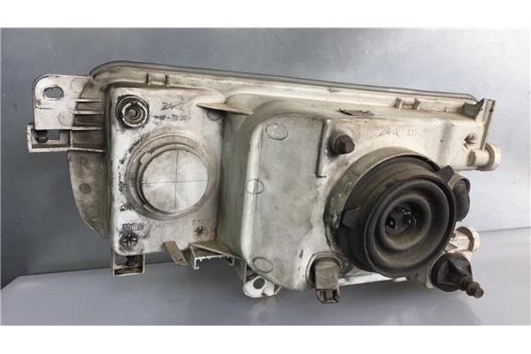 Recambio de faro delantero dcho para nissan vanette cargo (hc23) 2.3 d referencia OEM IAM 260107C002  