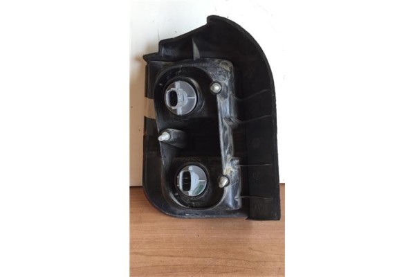 Recambio de piloto trasero derecho para mitsubishi space wagon (n30/n40) 1.8 1800 glx diesel referencia OEM IAM 1536R 0431536R 