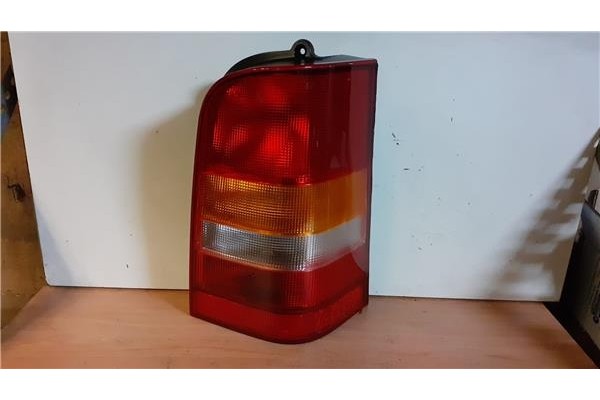 Recambio de piloto trasero derecho para mercedes-benz vito furgón (638) 2.2 108 cdi  (638.094) referencia OEM IAM  ME9074153 