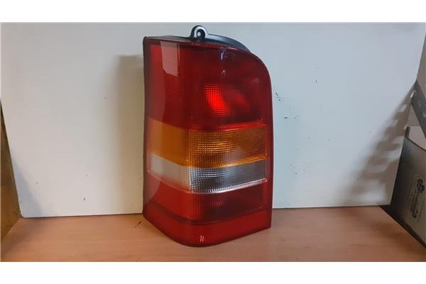 Recambio de piloto trasero izquierdo para mercedes-benz vito furgón (638) 2.2 108 cdi  (638.094) referencia OEM IAM  ME9074154 