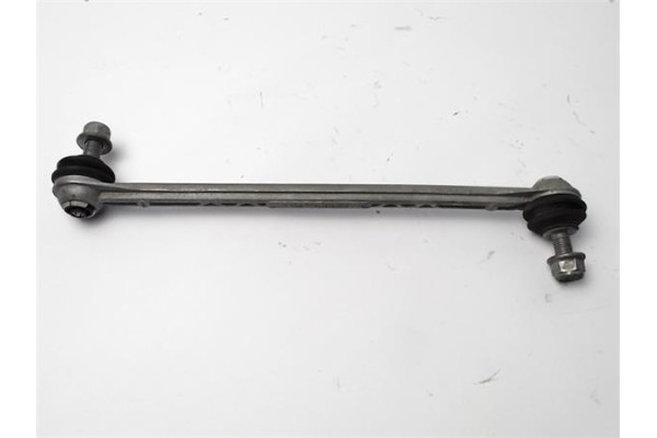 Recambio de bieleta derecha estabilizadora delantero para renault grand scenic iv 1.2 tce referencia OEM IAM 546182227R  5461800