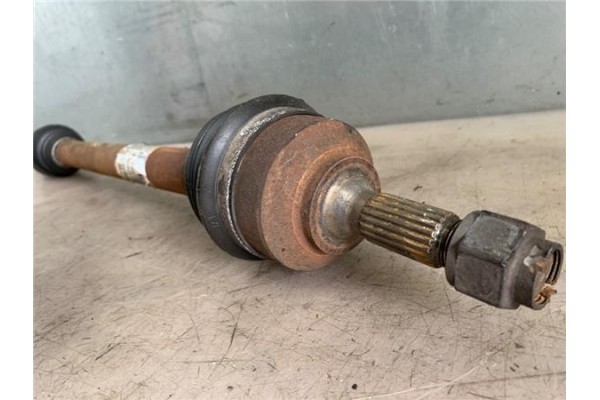 Recambio de palier delantero derecho para peugeot 207 1.4 confort referencia OEM IAM 3273PZ 3273QA 