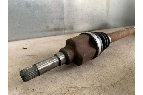 Recambio de palier delantero derecho para peugeot 207 1.4 confort referencia OEM IAM 3273PZ 3273QA 