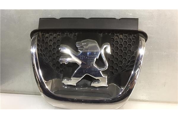 Recambio de rejilla capo para peugeot 308 1.6 confort referencia OEM IAM 9680505177 97544383 