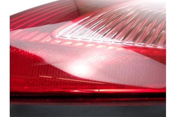 Recambio de piloto trasero derecho para renault megane ii (bm0/1_, cm0/1_) 1.5 dci referencia OEM IAM 8200073237 89398158 520007