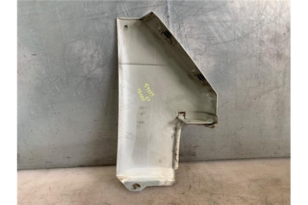 Recambio de aleta delantero izquierda para nissan trade 2.3 d referencia OEM IAM 6126116C30  