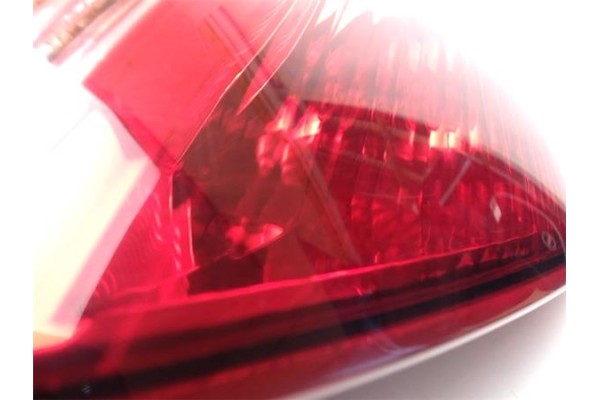 Recambio de piloto trasero derecho para renault megane ii (bm0/1_, cm0/1_) 1.5 dci referencia OEM IAM 8200073237 89398158 520007