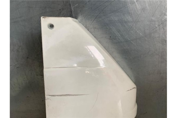Recambio de aleta delantero derecha para nissan trade 2.3 d referencia OEM IAM 6126016C30  