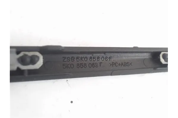 Recambio de embellecedor consola salpicadero para volkswagen golf vi (5k1) 1.4 advance referencia OEM IAM 5K0858061E  