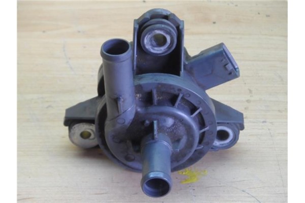 Recambio de bomba agua radiador para toyota prius + (zvw40) 1.8 advance referencia OEM IAM G904052010 21514B155216 