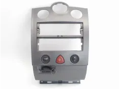 Recambio de embellecedor consola central para renault megane ii ranchera familiar (km0/1_) 1.9 dci referencia OEM IAM 8200074331