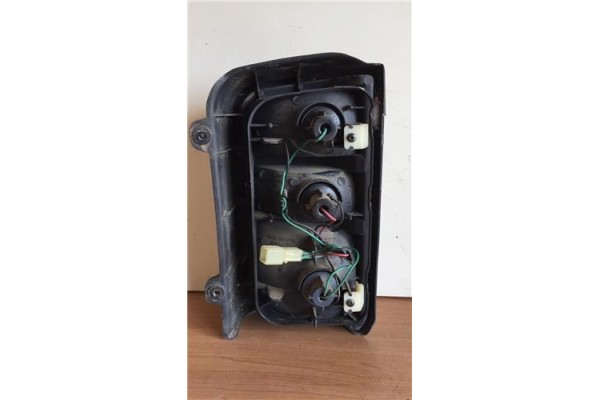 Recambio de piloto trasero izquierdo para mitsubishi l 200/300/400 (p00) 1.6 caja cerrada referencia OEM IAM 22037514L 37514L 