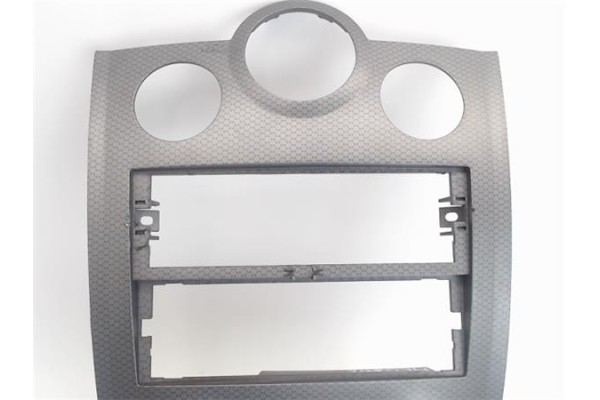 Recambio de embellecedor consola central para renault megane ii ranchera familiar (km0/1_) 1.9 dci referencia OEM IAM 8200074331