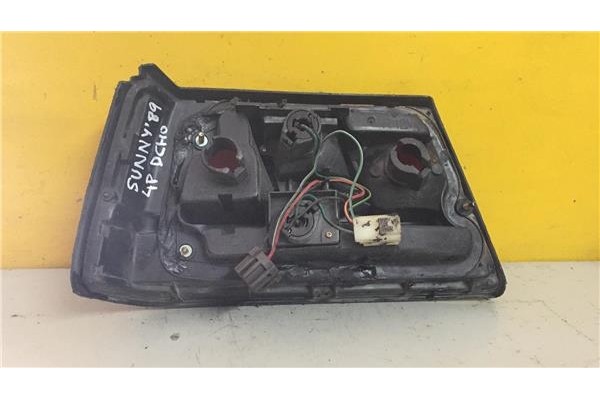 Recambio de piloto trasero derecho para nissan sunny (b11) 1.6 gl diesel traveller referencia OEM IAM 2RSIR E131749  