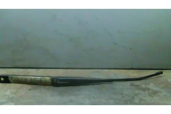 Recambio de brazo limpiaparabrisas delantero para fiat i doblo (119) 1.3 jtd referencia OEM IAM 51714017  