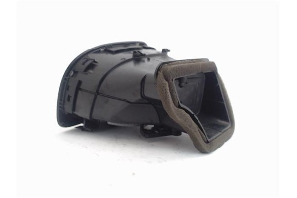 Recambio de rejilla entrada de aire para volkswagen golf vi (5k1) 1.4 advance referencia OEM IAM 5K0819704K  