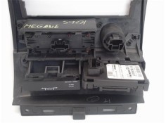 Recambio de embellecedor consola central para renault megane ii ranchera familiar (km0/1_) 1.9 dci referencia OEM IAM 8200074331