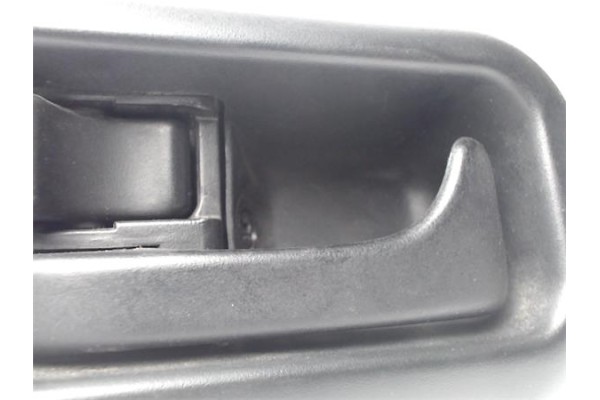 Recambio de manilla int. puerta trasero izquierda para ford escort berlina 1.6 laser referencia OEM IAM 86ABA22601AG  