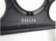 Recambio de embellecedor consola central para renault megane ii ranchera familiar (km0/1_) 1.9 dci referencia OEM IAM 8200074331