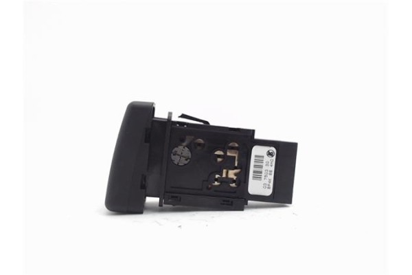 Recambio de interruptor luces emergencia para mazda 3 berlina (bk) 1.6 cd active+ xcite referencia OEM IAM 03750330  