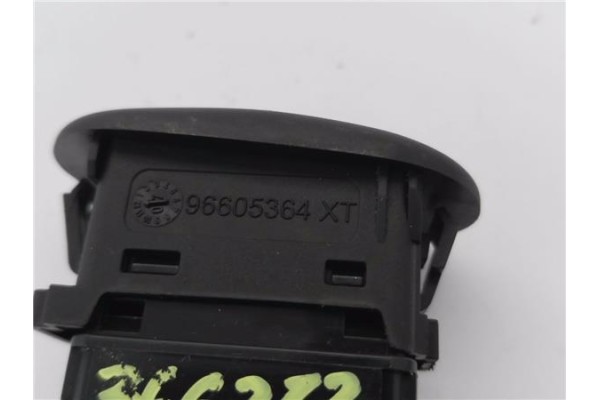 Recambio de mando elevalunas delantero derecho para citroen c2 1.1 referencia OEM IAM 96605364XT  