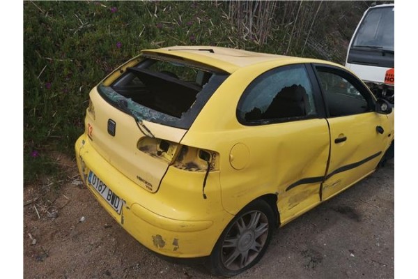 seat ibiza (6l1) del año 2002