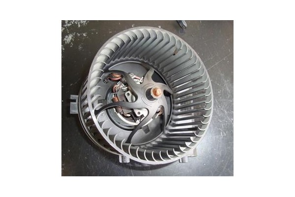 Recambio de motor calefaccion para skoda octavia berlina (1u2) 1.9 tdi referencia OEM IAM 1J1819021C F667385R 