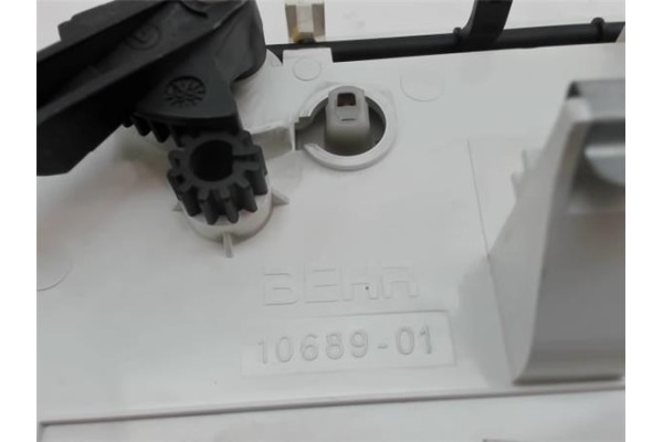 Recambio de mandos calefaccion / a.a. para peugeot 206 berlina (1998) 1.4 i referencia OEM IAM  1068901 