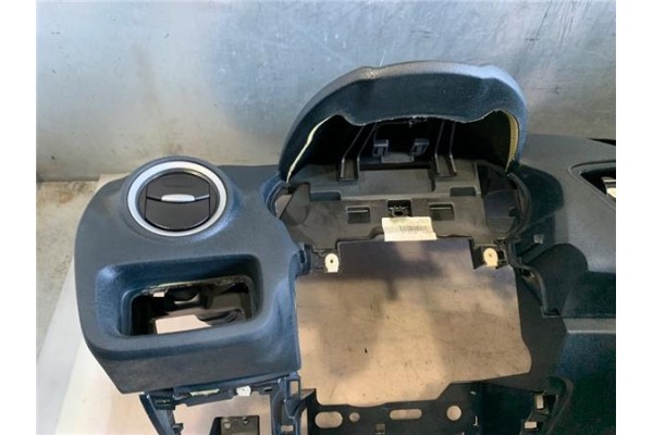 Recambio de salpicadero para ford fiesta vi 1.25 referencia OEM IAM 1738669  