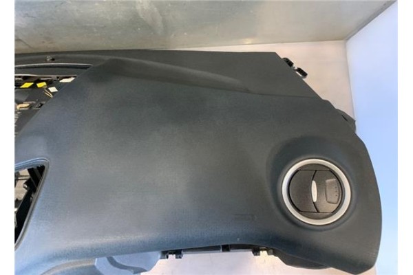 Recambio de salpicadero para ford fiesta vi 1.25 referencia OEM IAM 1738669  