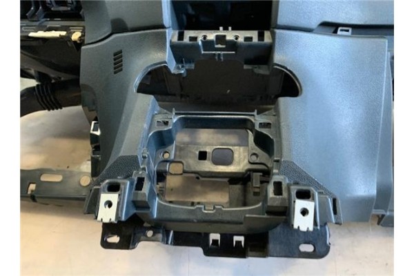 Recambio de salpicadero para ford fiesta vi 1.25 referencia OEM IAM 1738669  