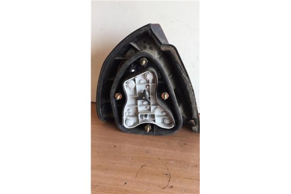 Recambio de piloto trasero derecho para mitsubishi carisma berlina 5 (da0) 1.6 1600 gl referencia OEM IAM MB944544 29210202 