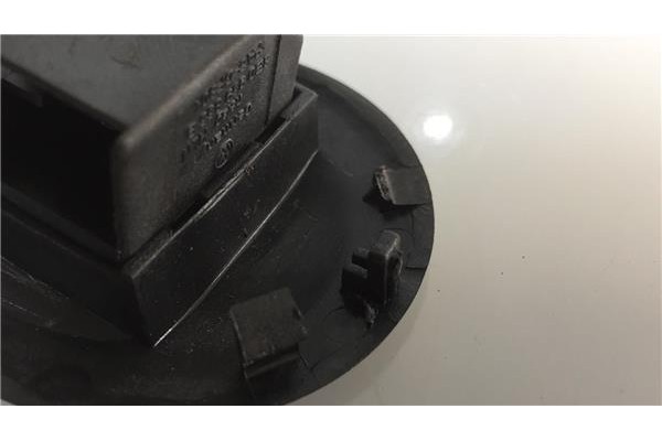 Recambio de manilla int. puerta delantero derecha para volkswagen golf iv berlina (1j1) 1.9 tdi referencia OEM IAM 3B1837114  