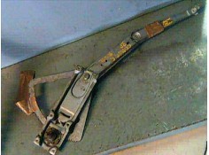 ELEVALUNAS MANUAL DELANTERO IZQUIERDO 9113359