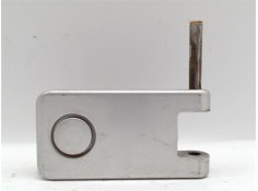 BISAGRA SUP. PUERTA TRASERO DERECHA 