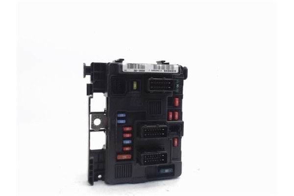 Recambio de caja fusibles/rele para peugeot partner furgón (5) 1.9 d referencia OEM IAM 965061858000  