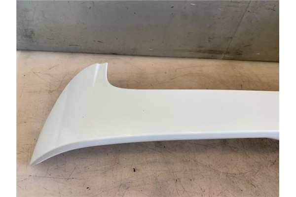 Recambio de aleron trasero para ford fiesta vi 1.25 referencia OEM IAM 1747630  