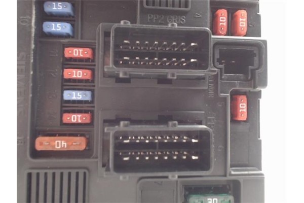 Recambio de caja fusibles/rele para peugeot partner furgón (5) 1.9 d referencia OEM IAM 965061858000  