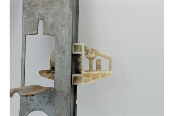 Recambio de mecanismo elevalunas delantero derecho para renault megane ii berlina 5p referencia OEM IAM   