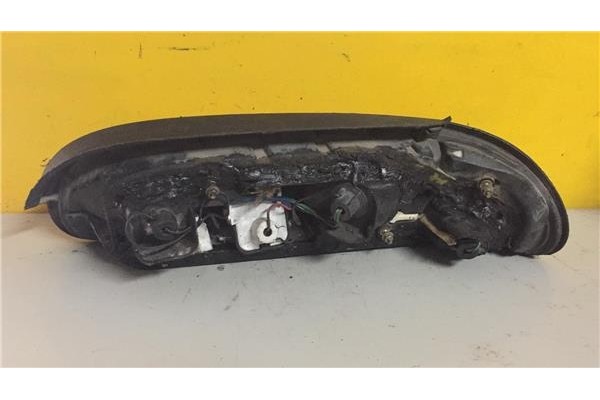 Recambio de piloto trasero izquierdo para nissan 100 nx (b13) 1.6 básico referencia OEM IAM 33063332  