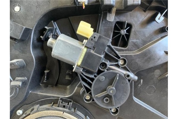 Recambio de mecanismo elevalunas delantero derecho para ford fiesta vi 1.25 referencia OEM IAM 1543207  