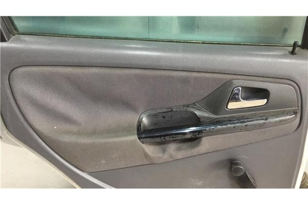 Recambio de puerta trasero izquierda para seat ibiza (6k1) 1.4 referencia OEM IAM 6K4833051C  