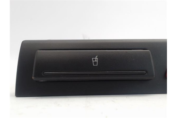 Recambio de embellecedor consola central para peugeot 206 1.9 d referencia OEM IAM   