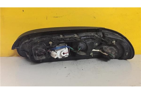 Recambio de piloto trasero izquierdo para nissan 100 nx (b13) 1.6 básico referencia OEM IAM 33063332  