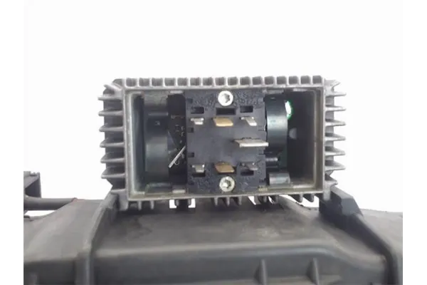 Recambio de protector soporte bateria para opel vectra c berlina 2.2 dti 16v referencia OEM IAM 09115187 0086022 