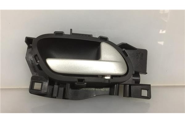 Recambio de manilla int. puerta delantero derecha para peugeot 207 1.4 16v referencia OEM IAM 96802455VV  